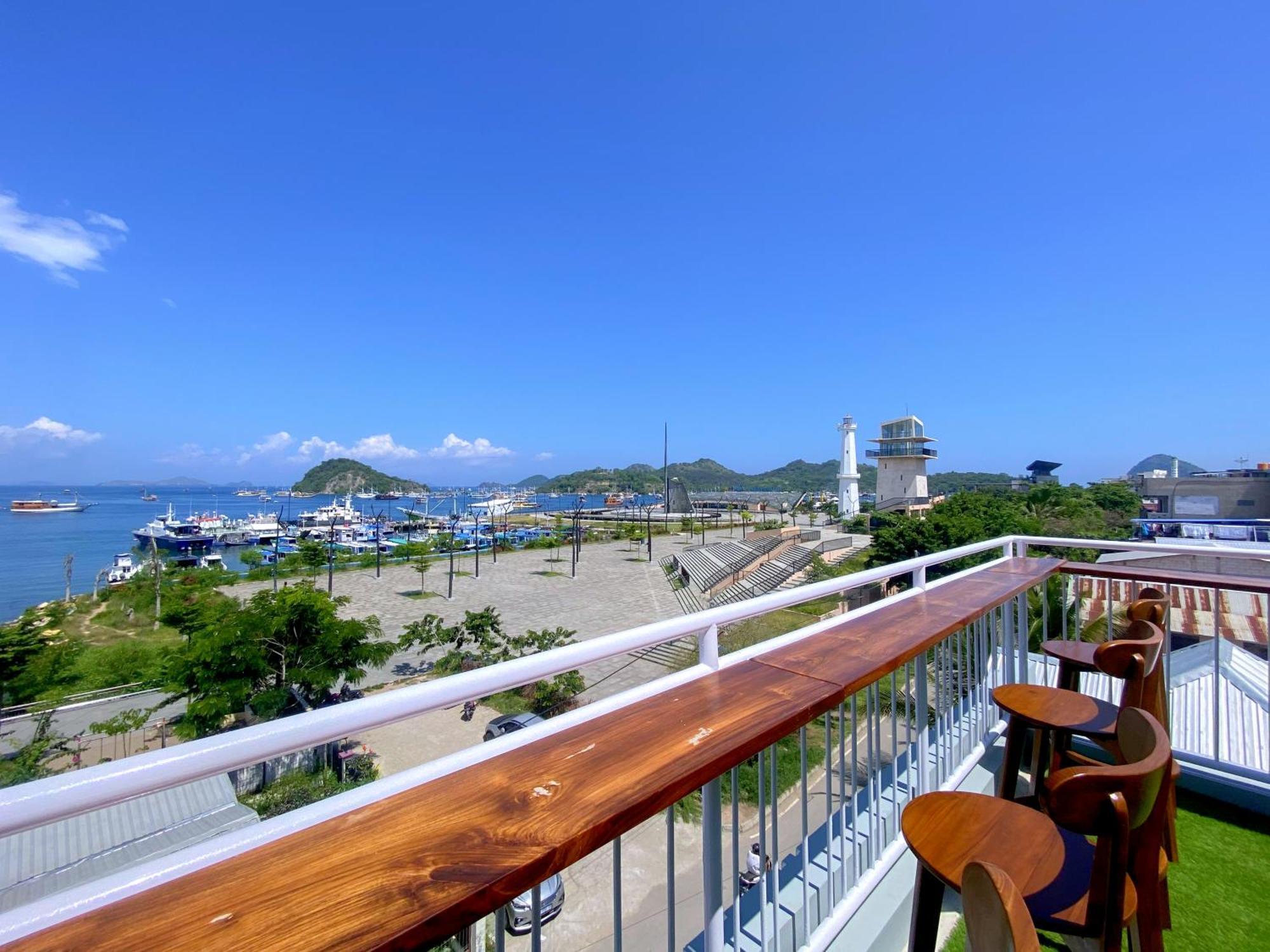 Flamingo Ceria Hotel Labuan Bajo Exterior photo